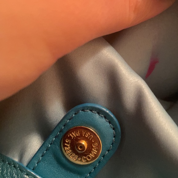 Coach satchel in teal color with a removable strap - Picture 8 of 8